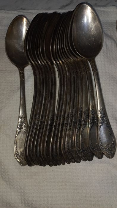 Мельхиор кошик ва вилкалар кошик катта 18 дона вилка  18 дона