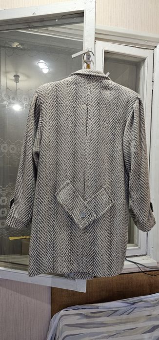 Двубортное твидовое полупальто