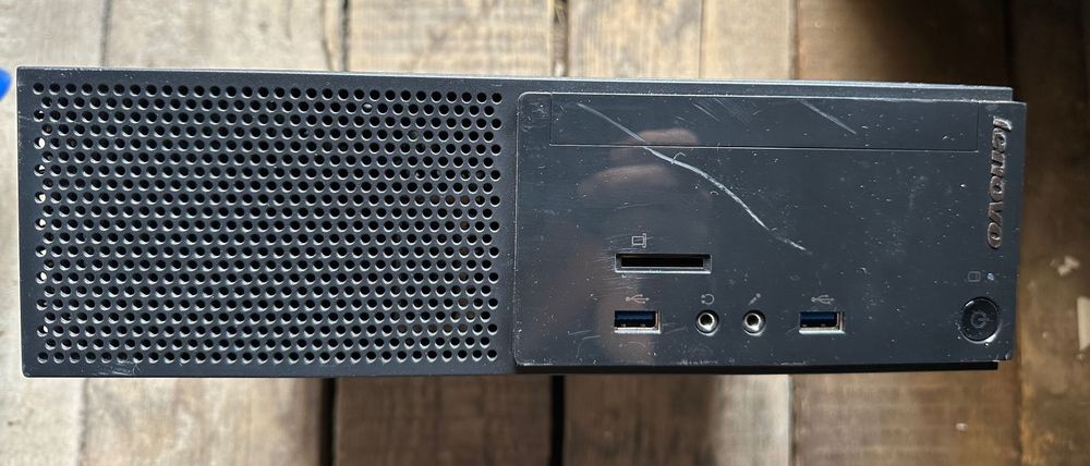 Vând pc uri Vechi funcționale, prețul este pe bucata