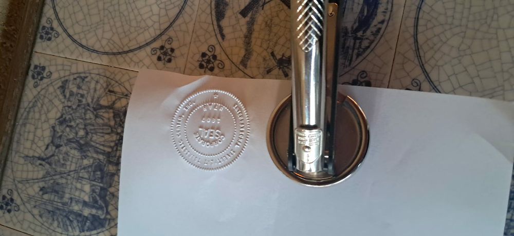 Stampila uscata emboser