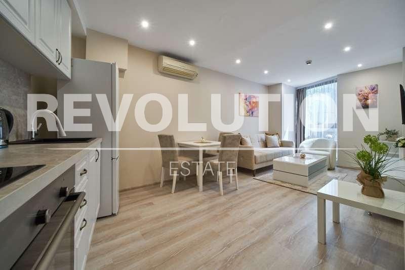 Дава се под наем Двустаен апартамент в Варна, Център - 55 кв.м за 560 € - Снимка #3