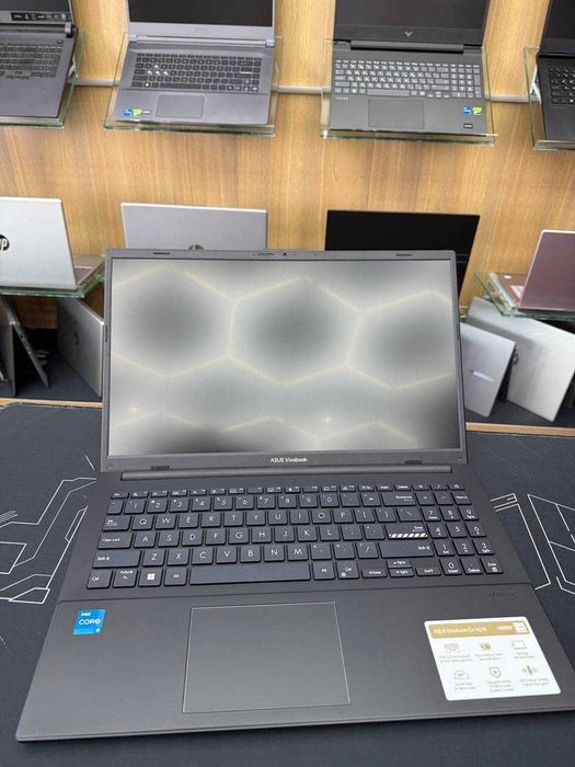 Noutbuk ASUS Vivobook Go 15 Intel Core i3N305 8/128GB 15.6 Full HD IPS