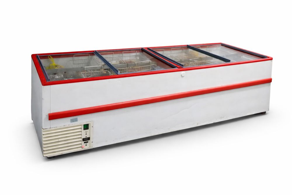 Продам холодильные шкафы и лари