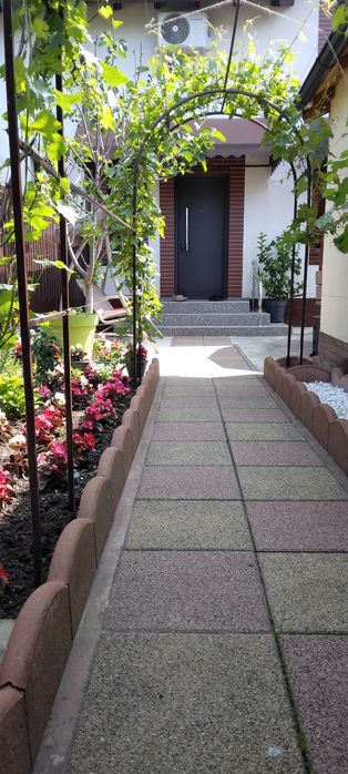 Vând casă la 2 km de Târgoviște