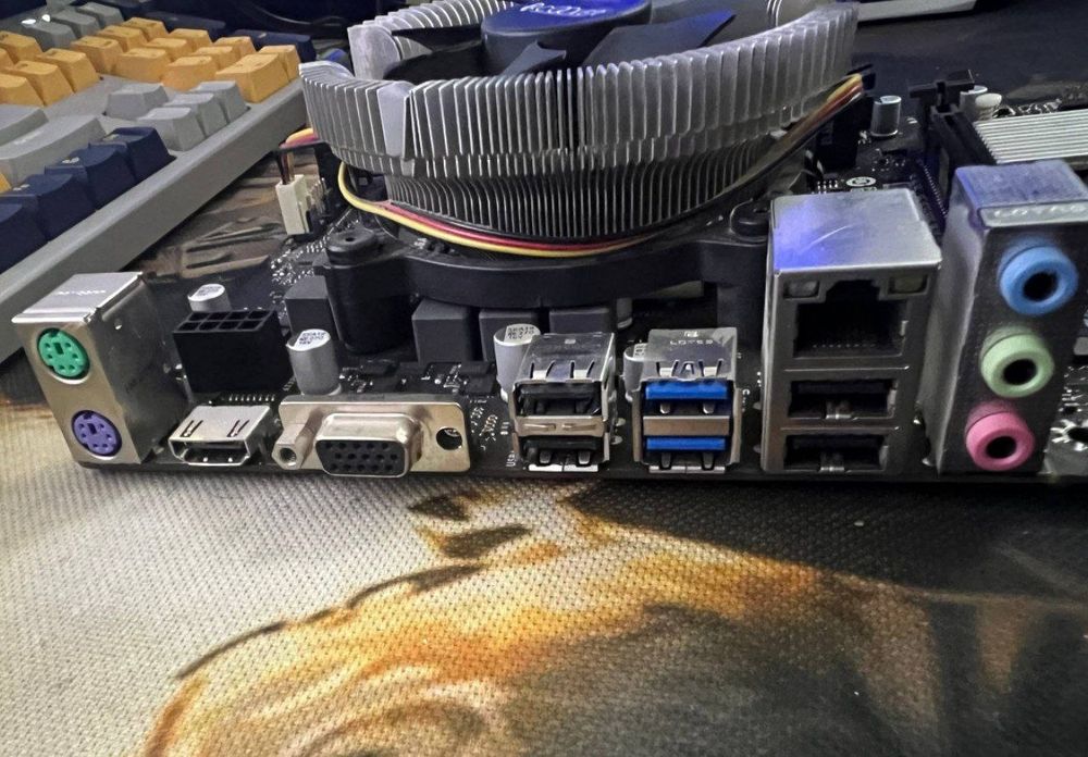 H310+i3 8avlod+ kuller