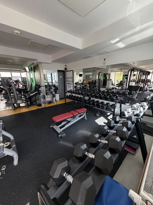 Dezmembrez sala de fitness Bucuresti / vestiare