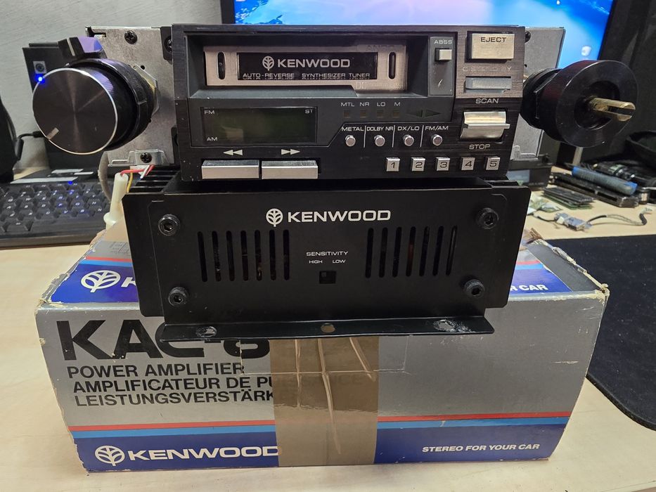 Radiocasetofon auto Kenwood krc-722 cu amplificator kac-887