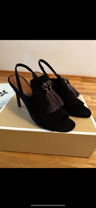 Продам туфли новые