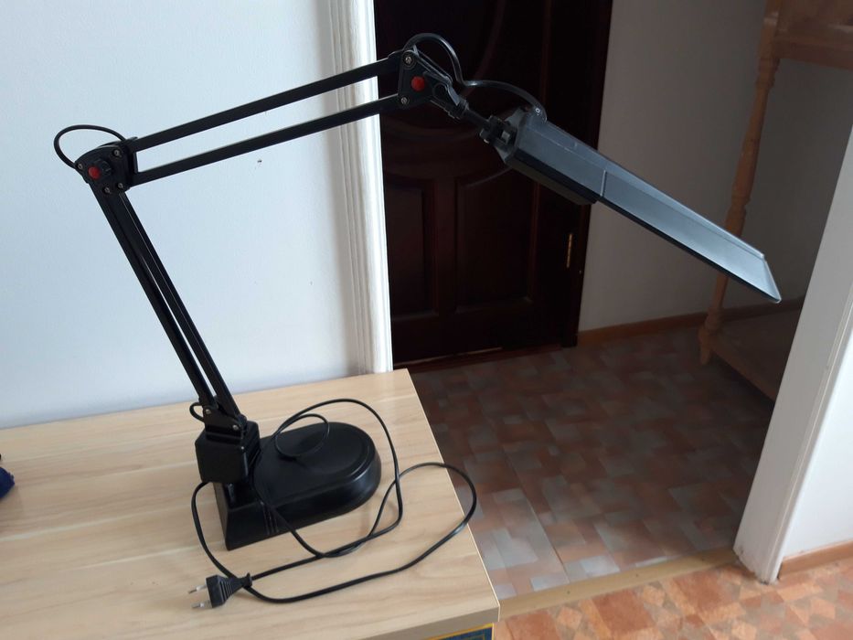 настольная лампа