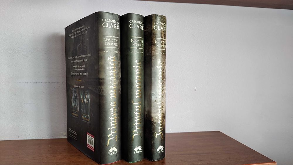 Cassandra Clare - Dispozitive infernale (3 titluri)