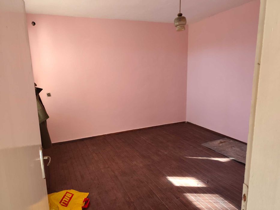 Продава се Къща в с. Блатец, Област Сливен - 372 кв.м за 175 €/кв.м - Снимка #9