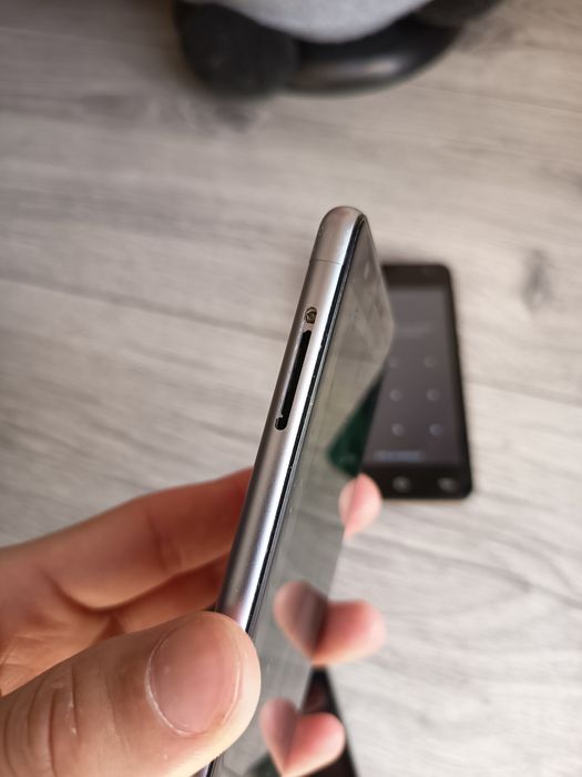 Lot de telefoane,funcționale și cu defecte