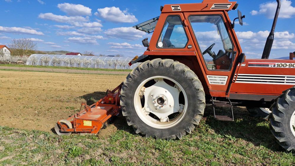 Tractor Fiat Agri 100-90 tracțiune 4x4 cu cabinâ,100Cp,motor 6 pistoane,cutie de vitezâ 40km/h