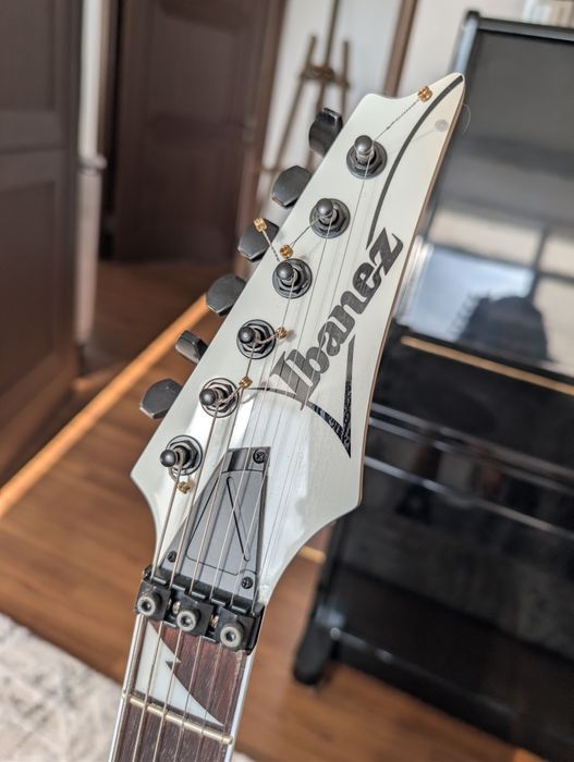 Электрогитара Ibanez 300 000 тг.