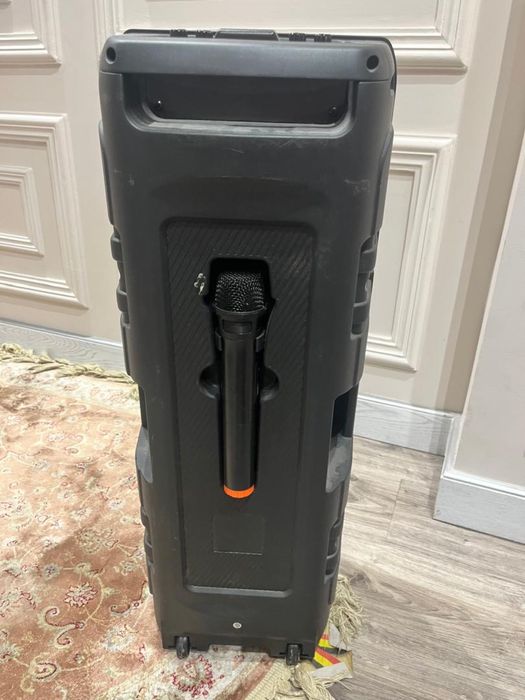 Zarbli bassli va RGB chiroqli kuchli dinamik