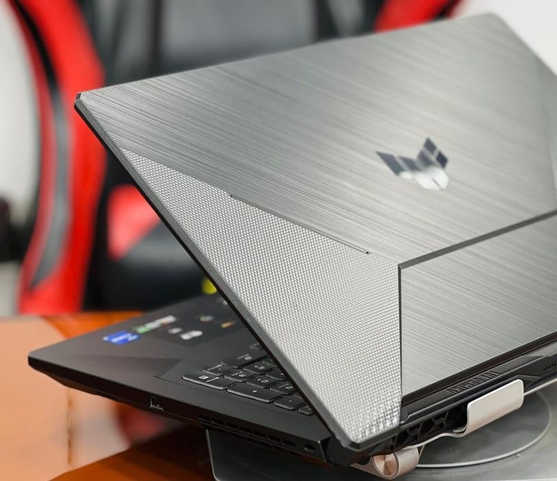 Ноутбук игровой продам