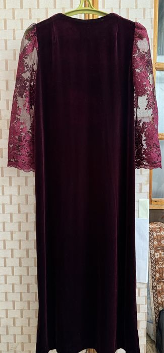 Платье бархатное, новое, разм. 48(50)