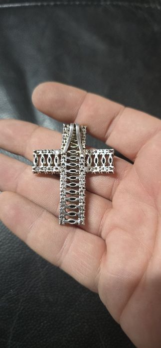 Cruce flexibilă din argint