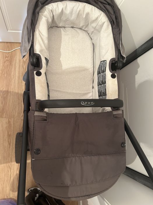 Продам коляску Graco