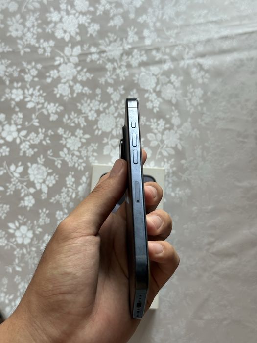 Iphone 15 pro / 256 gb / 83%