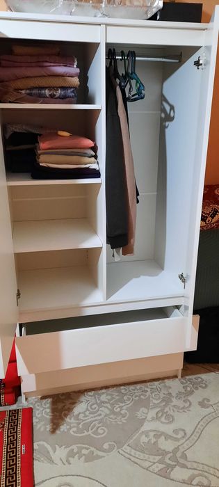 Шкаф почти новый!