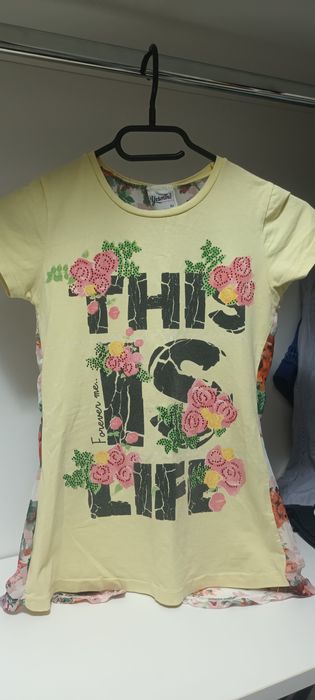 Детски тениски. Разноцветни и без никакви забележки.