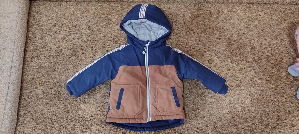 Продам детскую куртку, комбинезон весна-осень, пинетки теплые