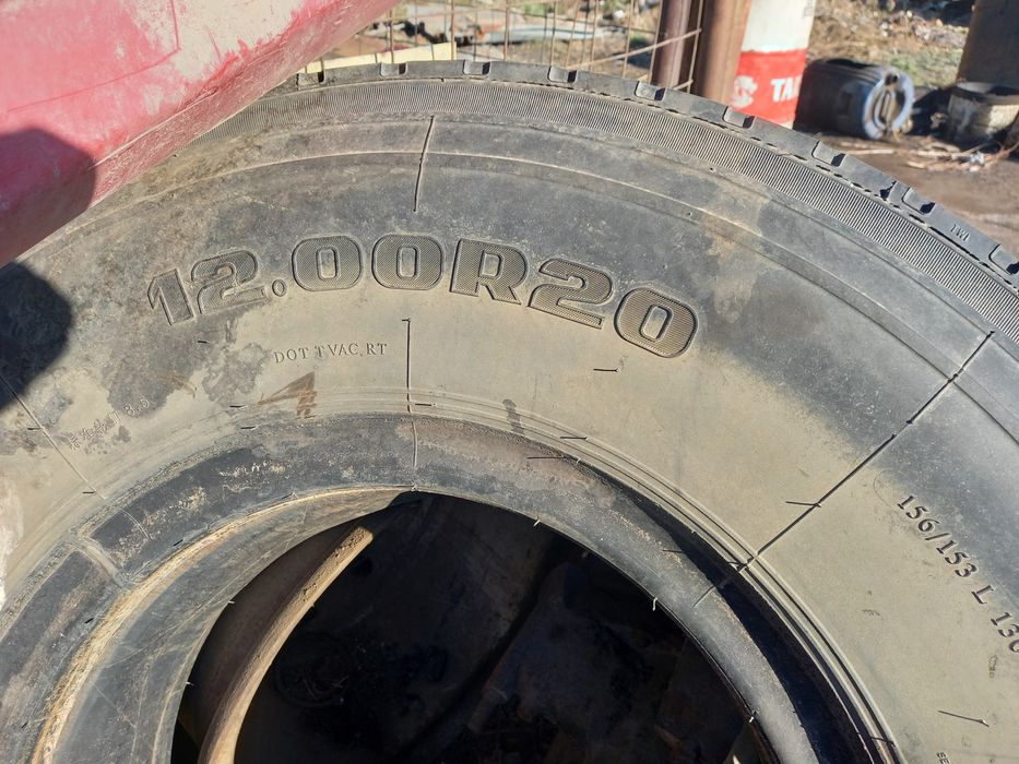 Продам баллоны 12.00 R20