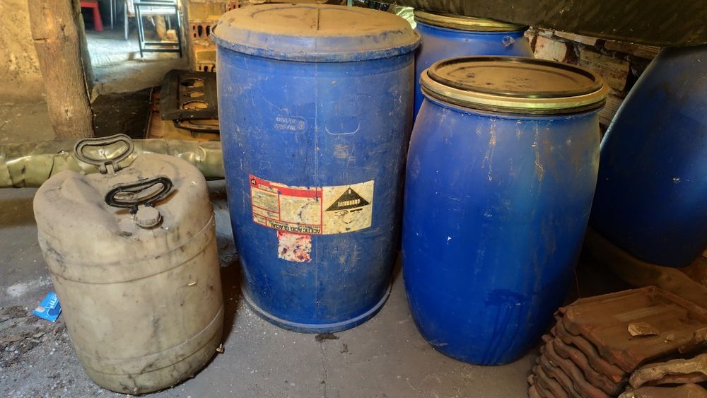 Бидони различни големини