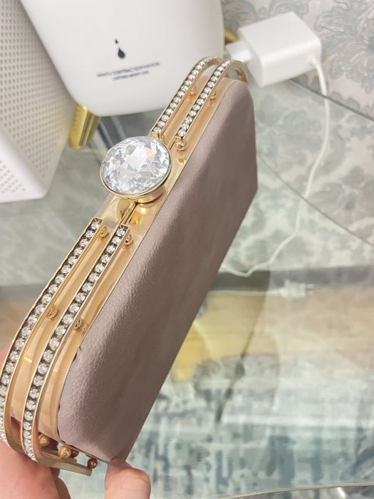 Продаются сумки абсолютно новые (без коробки)