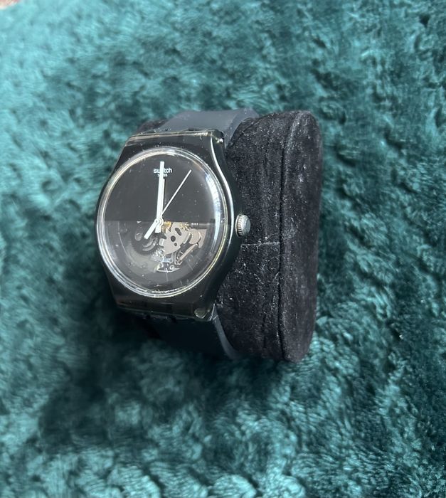 Swatch прозрачен часовник
