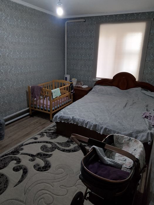 4 бөлмелі пәтер сатылады оте жақсы район