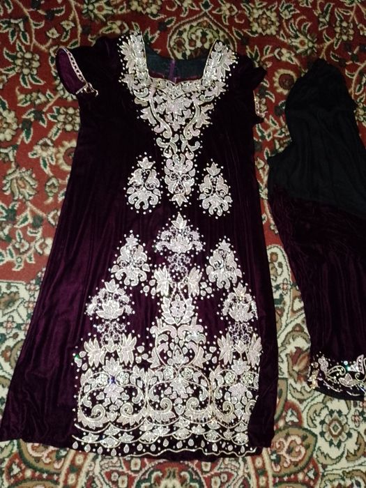 Срочно сотилади келинлар учун куйлак арзон нархда бераман холати янги