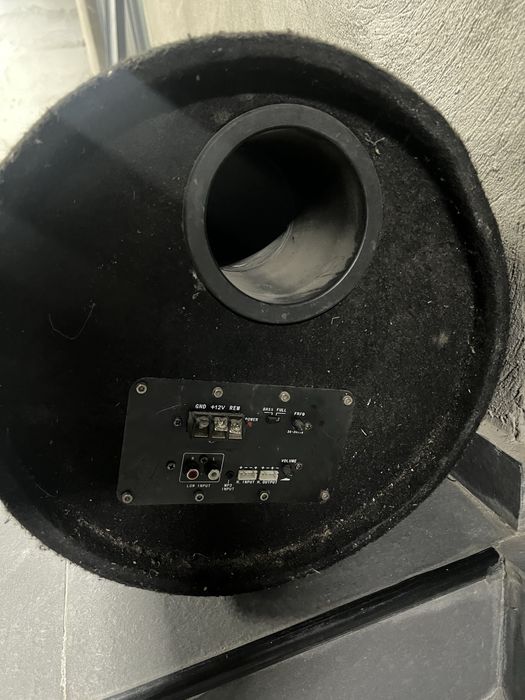 Сабвуфер JBL 1200W.