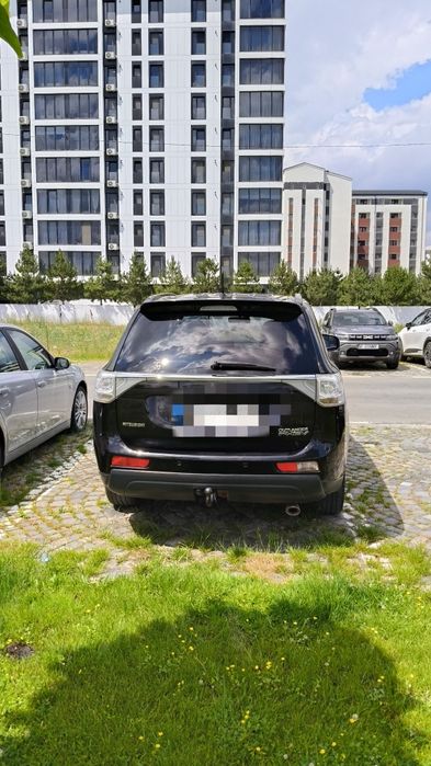 Mitsubishi Outlander PHEV Plug-in Hybrid – 4x4 – Stare Excelentă – Baterie Schimbată 2025