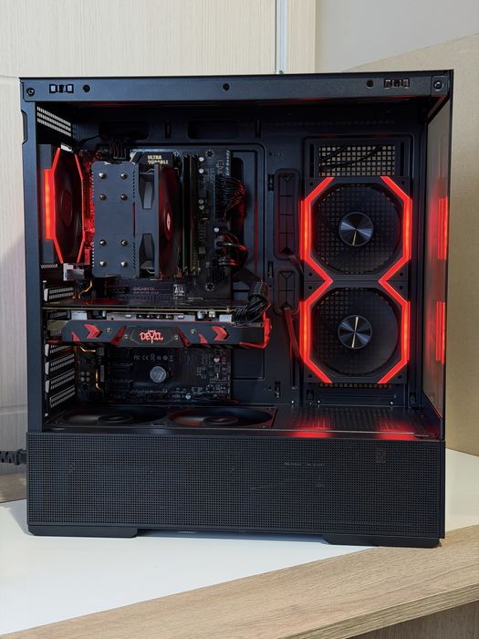 Геймърски компютър i7-6700K, RX580, 16GB RAM