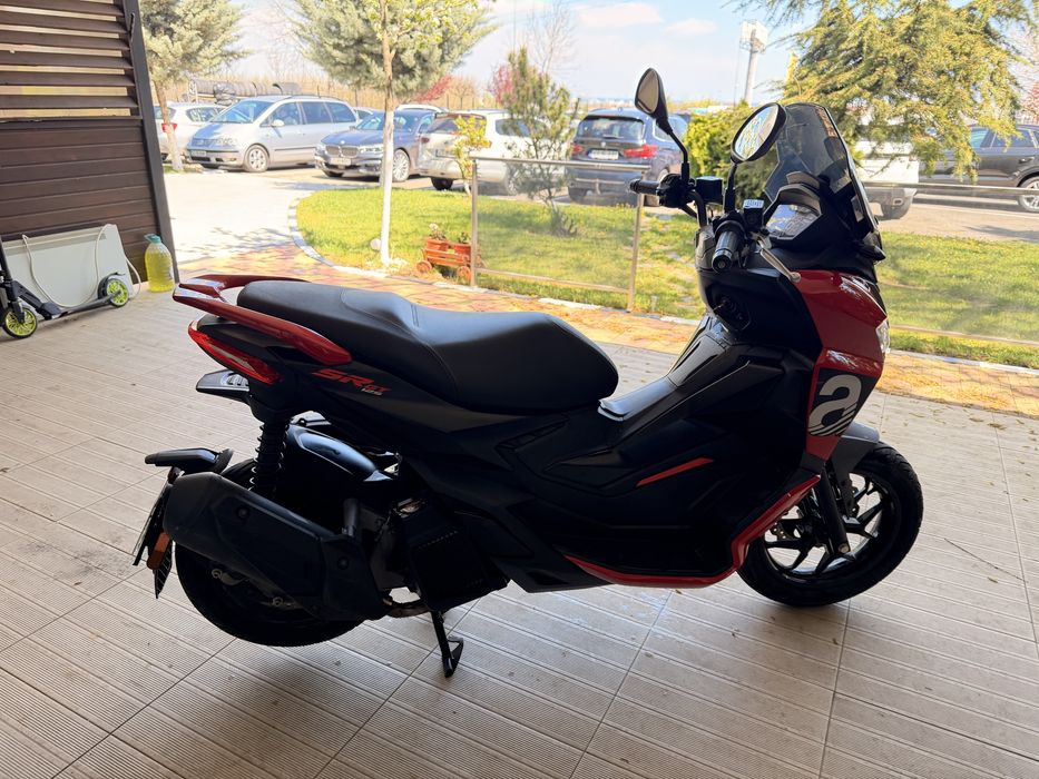 Scuter Aprilia SR GT 125 se poate cinduce cu categoia B pe permis