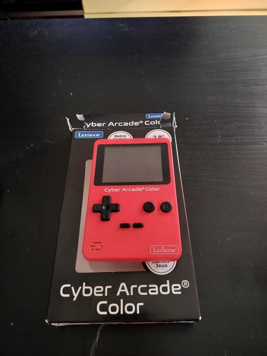 consola portabila joc retro