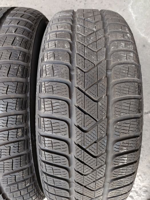 Зимни гуми -2021г.-16цола-215/60-1бр..-75лв."PIRELLI"