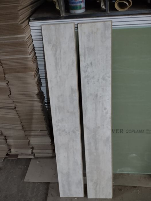 Напольный ламинат 120 кв. / БУ.