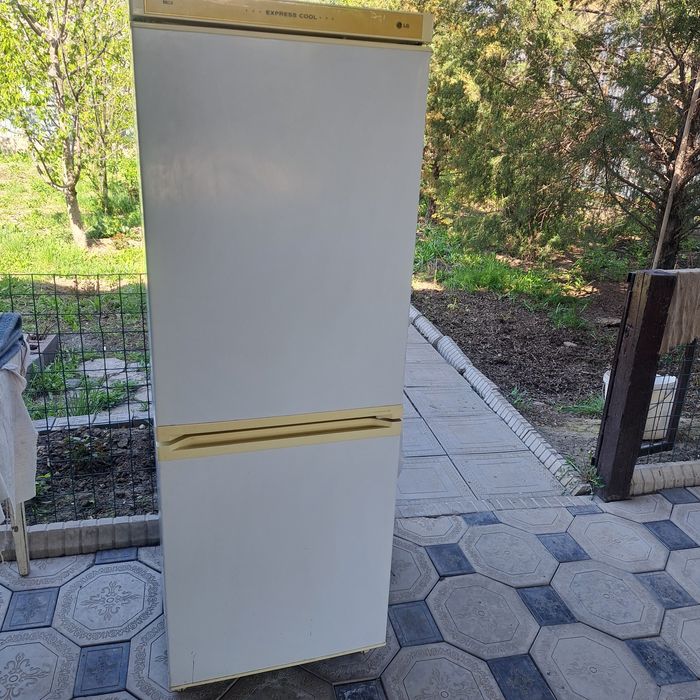 Продам холодильник