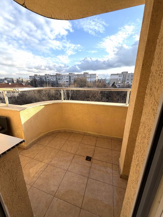 Тристаен апартамент -Под наем