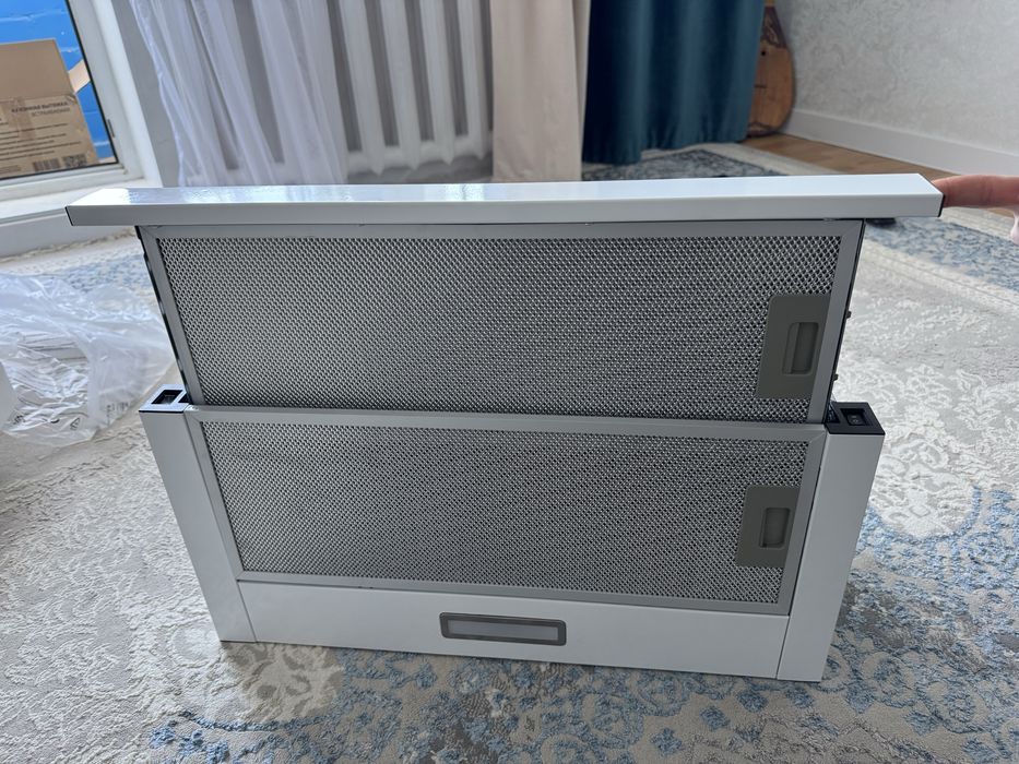 Продам кухонную вытяжку