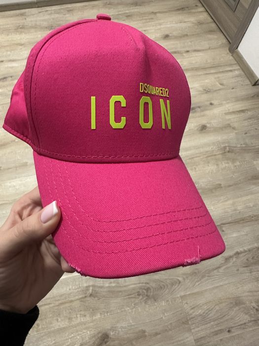 Чисто нова оригинална шапка Dsquared