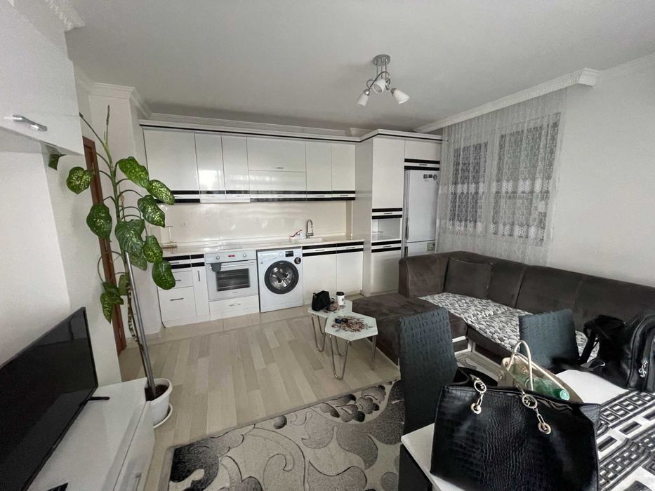 Дава се под наем Тристаен апартамент в Бургас, Славейков - 90 кв.м за 612 € - Снимка #3