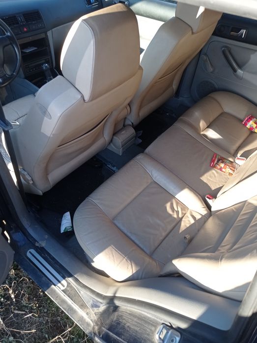 Se vinde Wolfgang Bora cu acte la zi