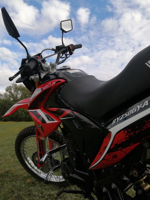 Продам мотоцикл Enduro Vento 250