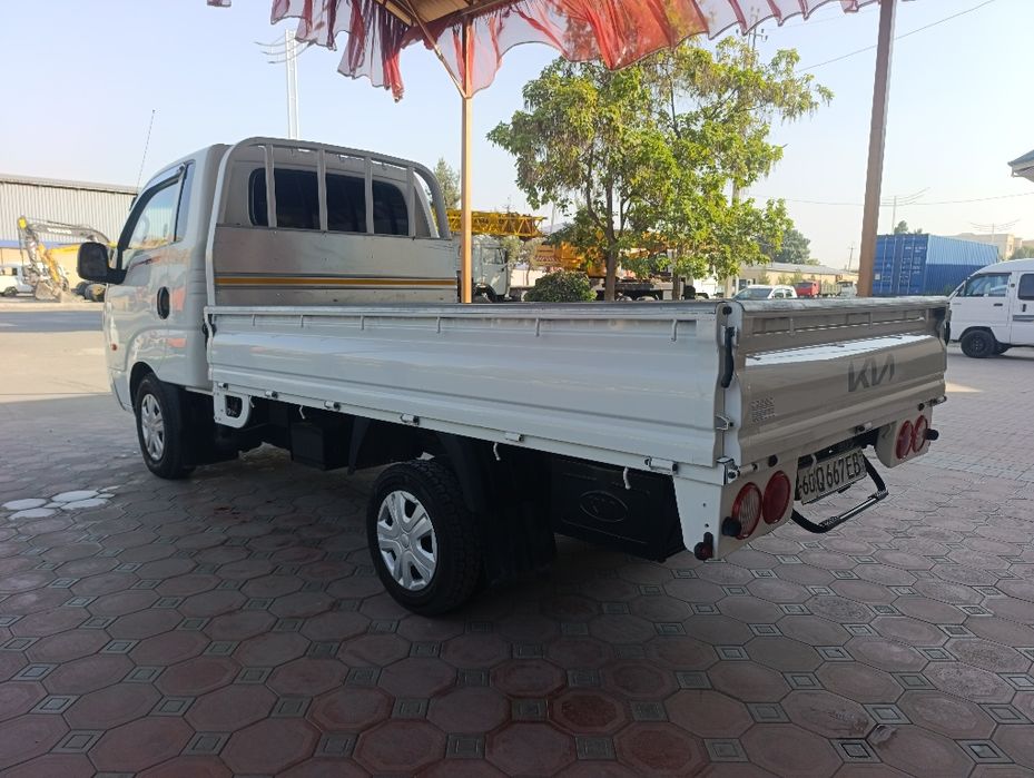 Kia bongo 2014  sotiladi