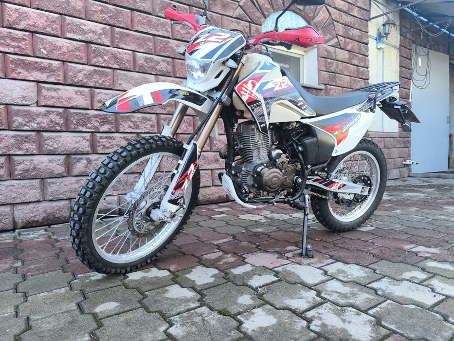 Мотоцикл эндуро 250.