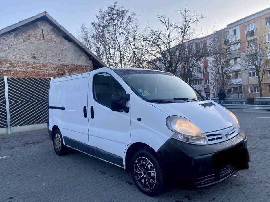 Vand Nissan PrimaStar ( Opel Vivaro - Renault Trafic , acelasi model )